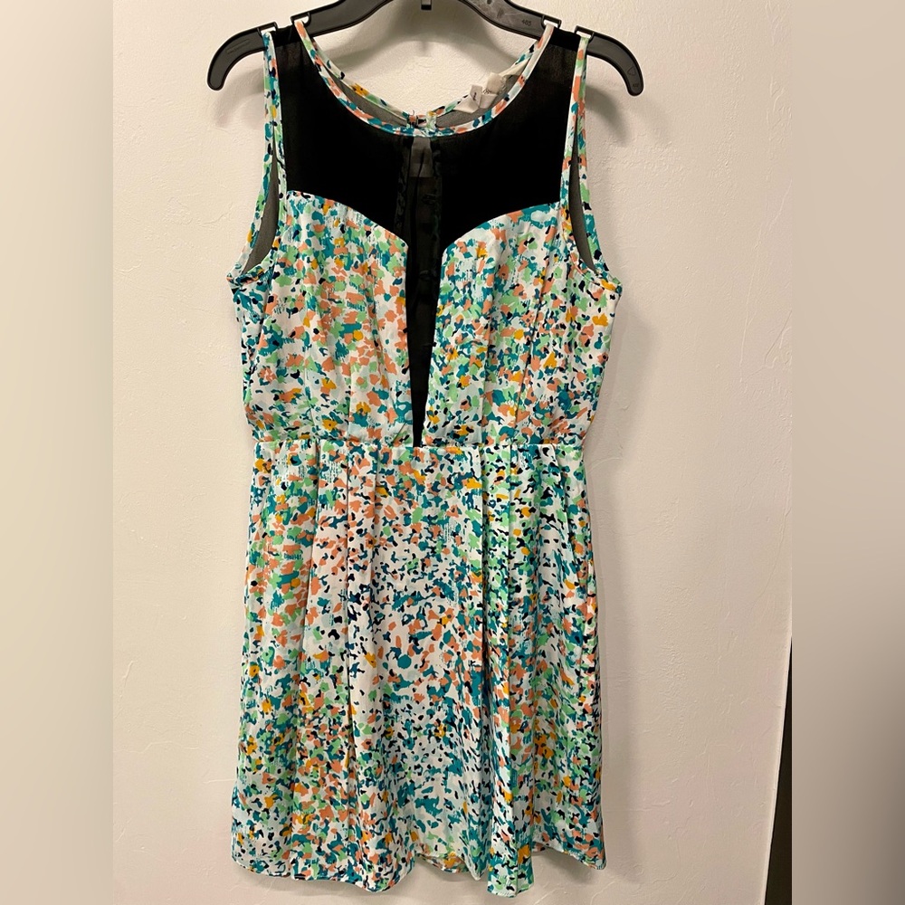 BCBG generation dress very cute with pockets , buttons on the back!!